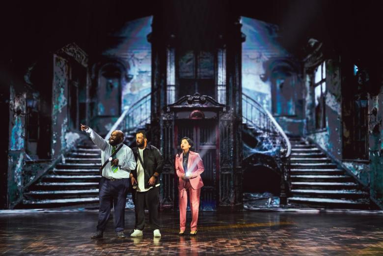 نجوم مسرحية الدور السابع في الكواليس - صورة من السوشيال ميديا