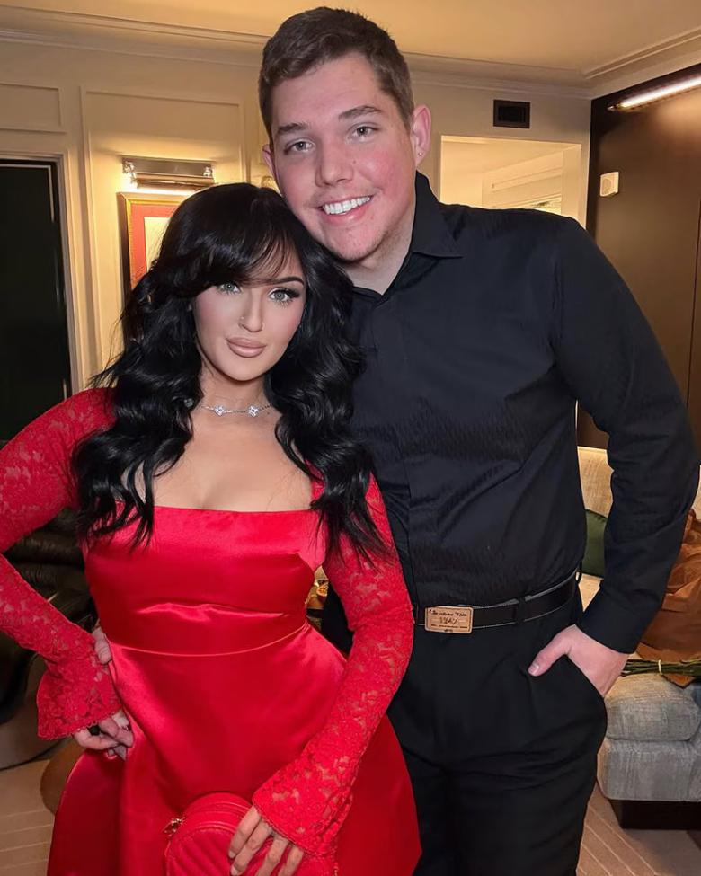 ميكايلا نوغيرا Mikayla Nogueira -  كودي هوكن Cody Hawken