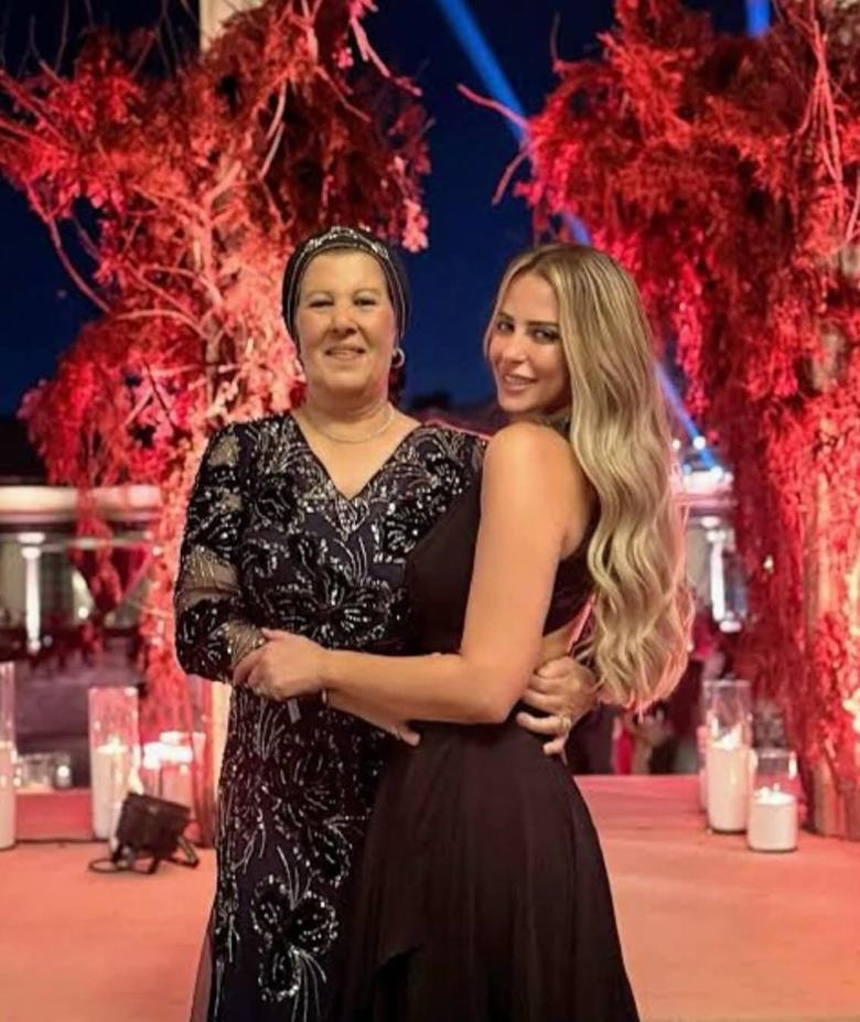 ريم مصطفى ووالدتها