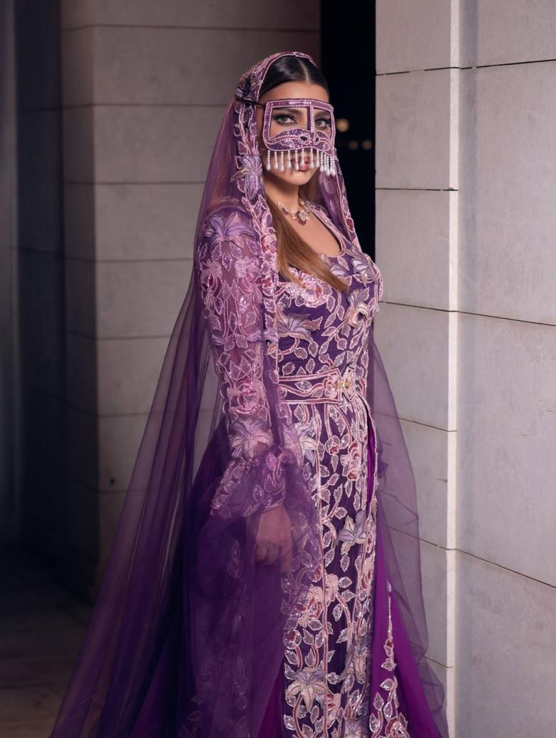 أصالة باطلالة تراثية مع البرقع بتوقيع اماراتي