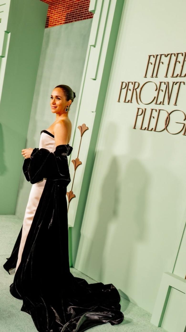 ميغان ماركل باطلالة بطابع Old Hollywood Glamour في حفل خيري