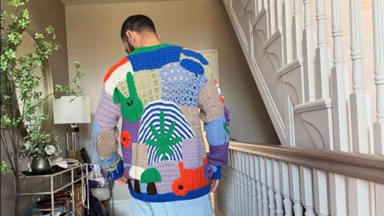 محمد صلاح يلفت الأنظار بكنزة كروشيه بسعر 80 ألف جنيه