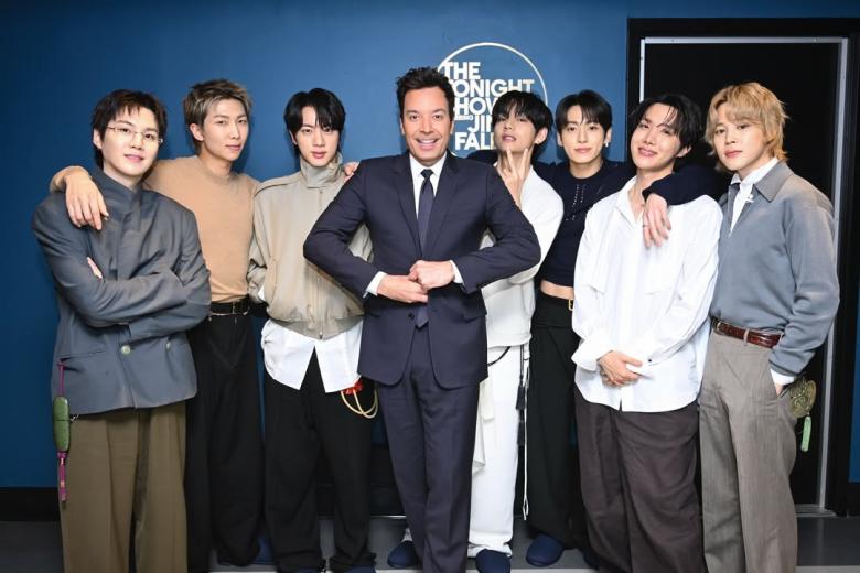 فرقة BTS من برنامج The Tonight Show - صورة من انستقرام