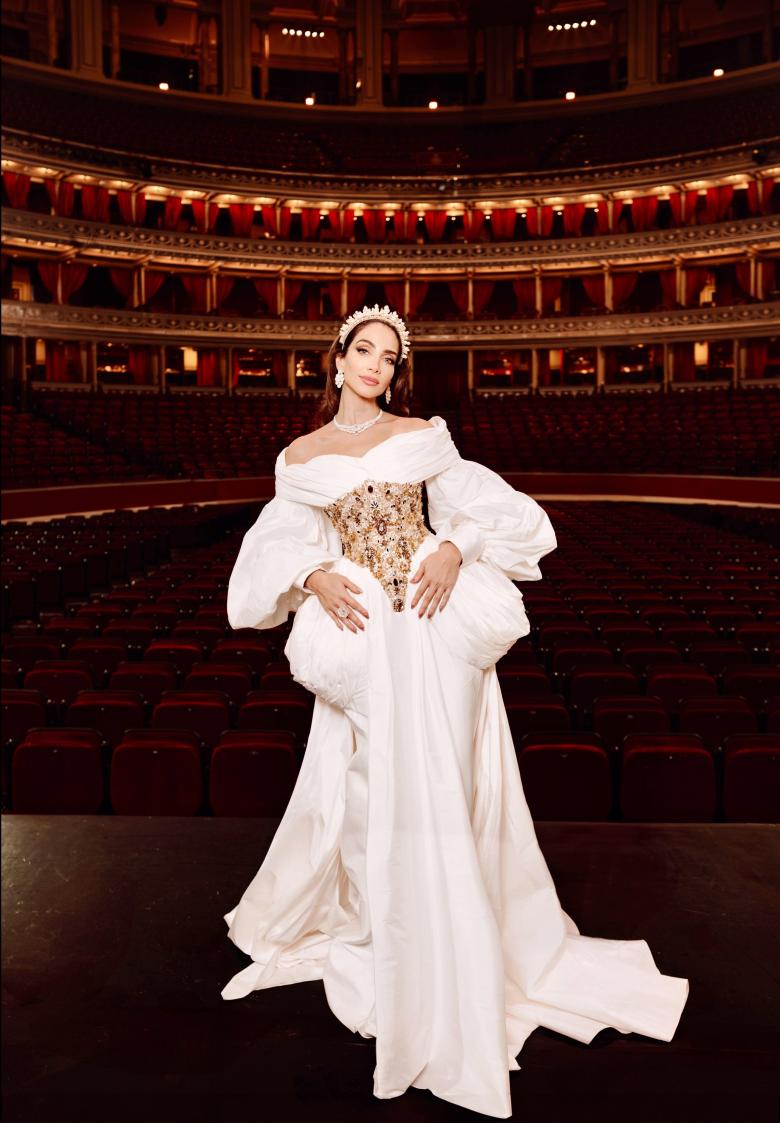 جيسيكا قهواتي بإطلالة شهرزاد بتوقيع لبناني 