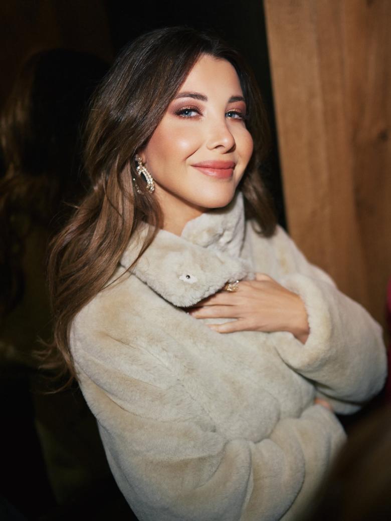 نانسي عجرم تعلن استئناف جولتها العالمية برسالة إنسانية مؤثرة