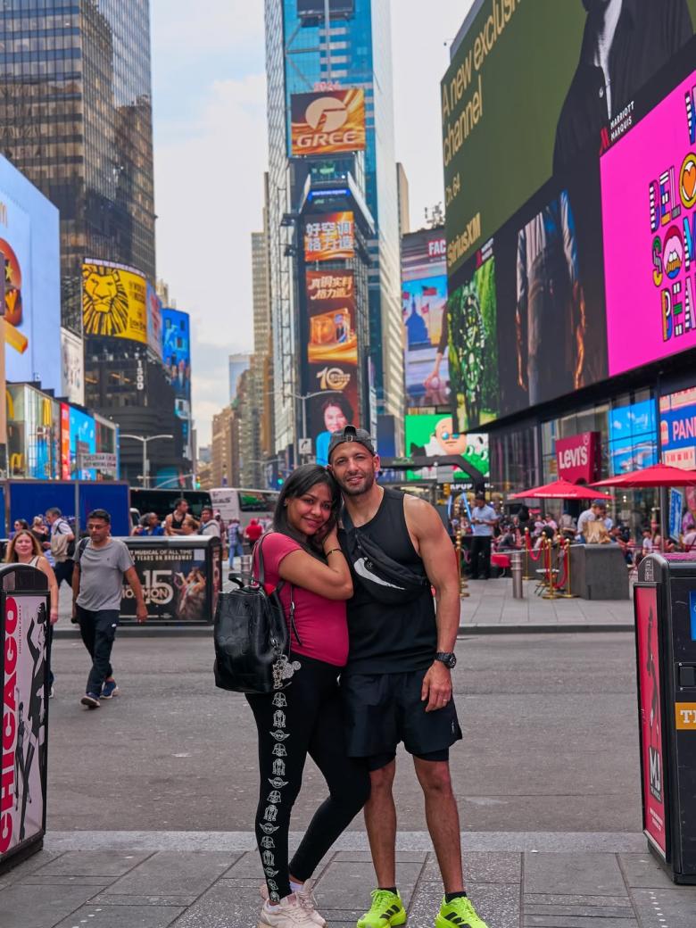 أسماء أبو اليزيد وزوجها