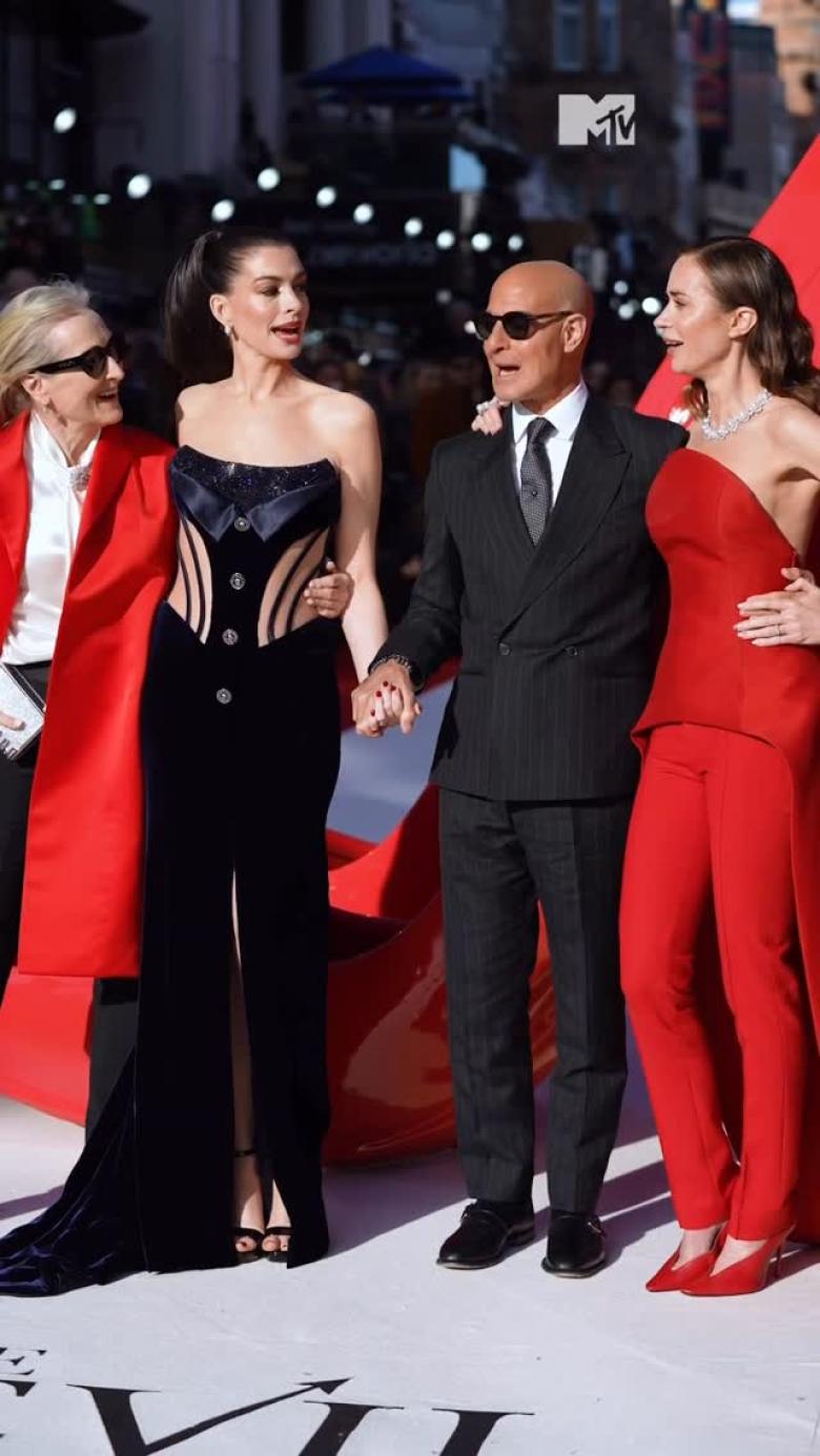 اطلالات آن هاثاواي وميريل ستريب واميلي بلانت في لندن 