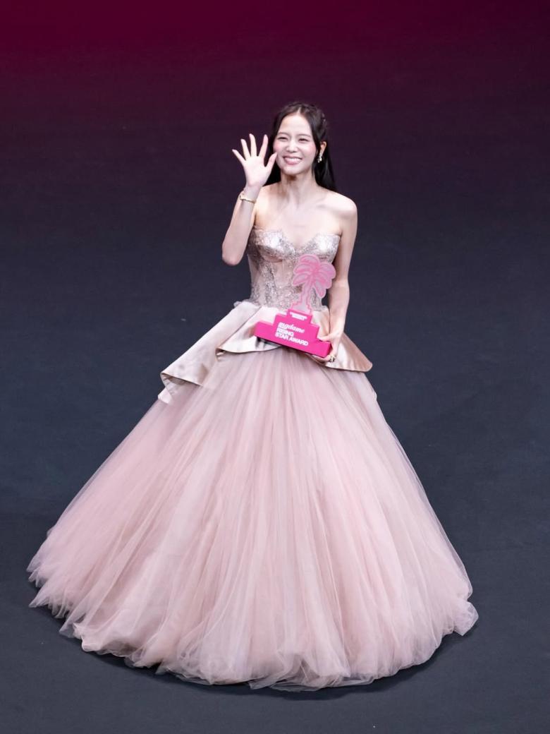 جيسو - صورة من حساب CANNESERIES  على انستقرام