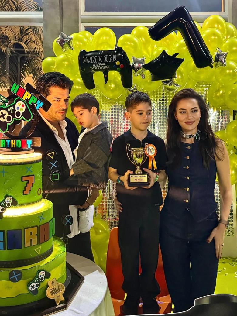 بوراك أوزجيفيت وفهرية أفجان يحتفلان بعيد ميلاد ابنهما كاران