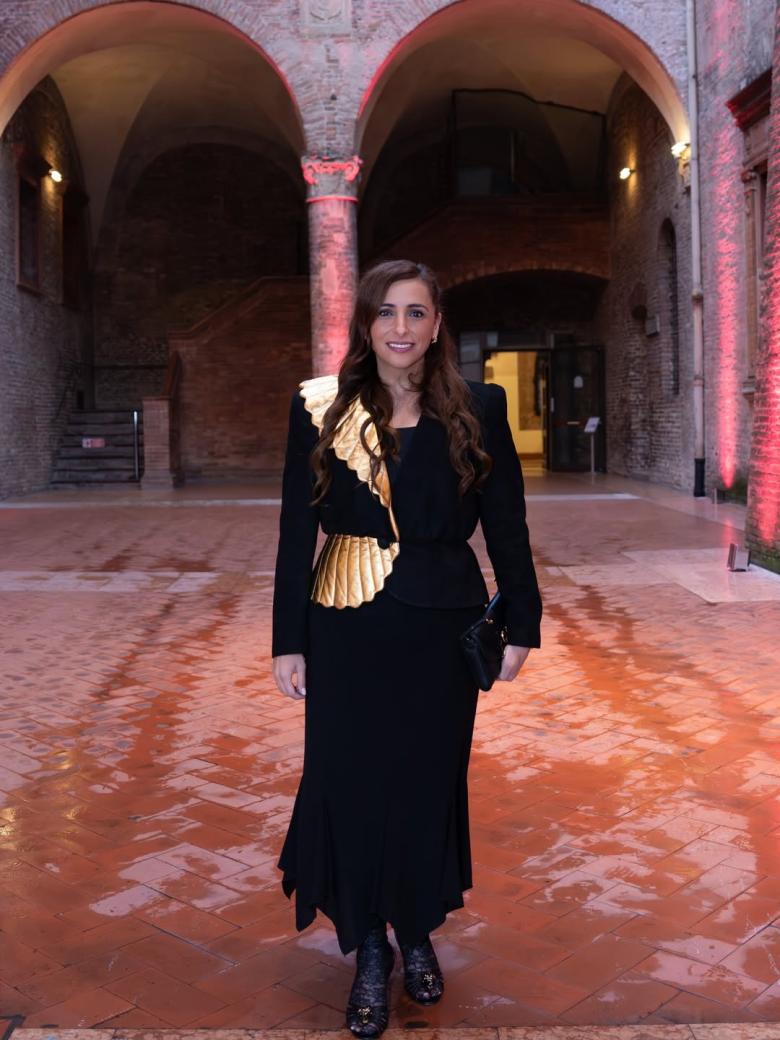 الشيخة بدور القاسمي بتصميم من فالنتينو في جوائز "ببلش هير 2026