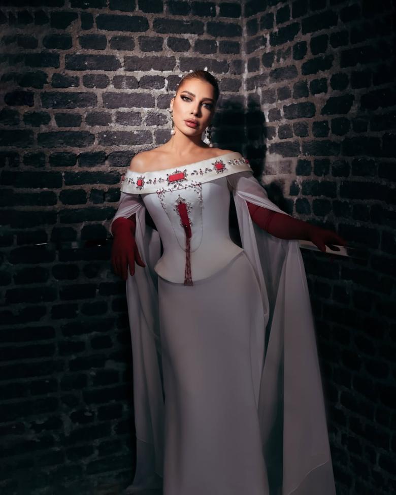 أصالة بالأبيض بتوقيع مثنى الحاج علي بإطلالة راقية - الصورة بعدسة محمد أحمد