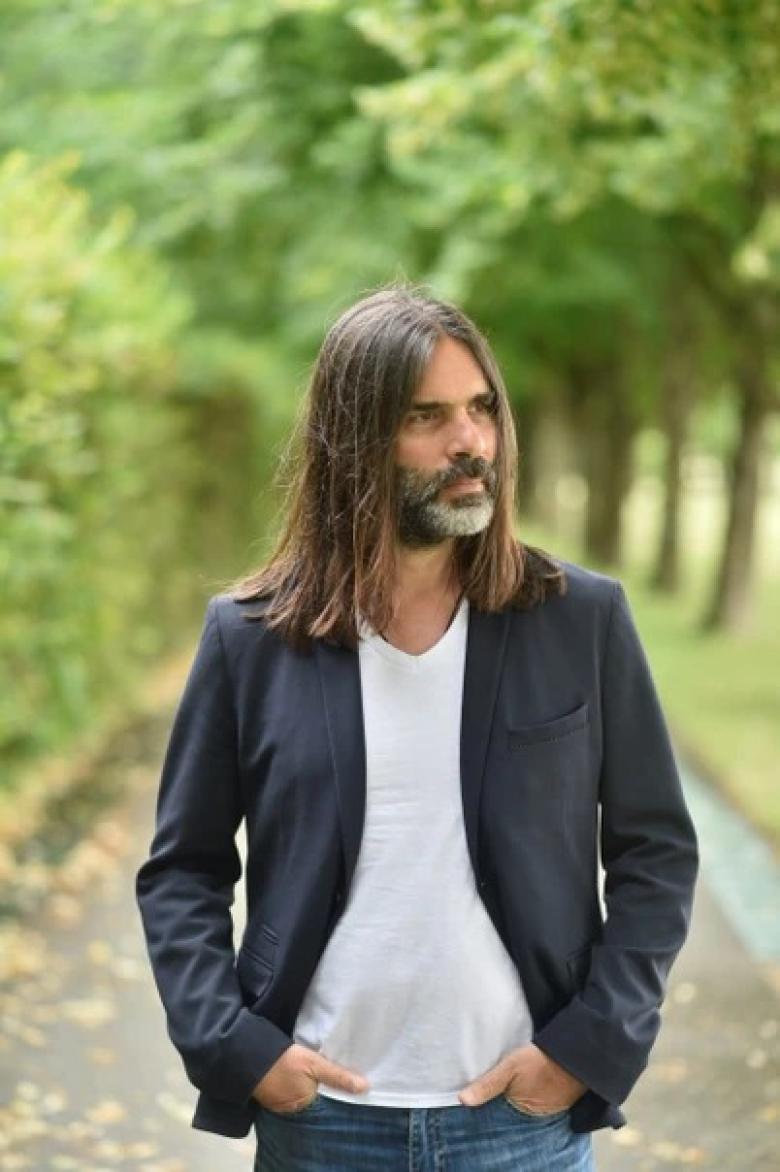 خالد مزنر - صورة من المكتب الإعلامي