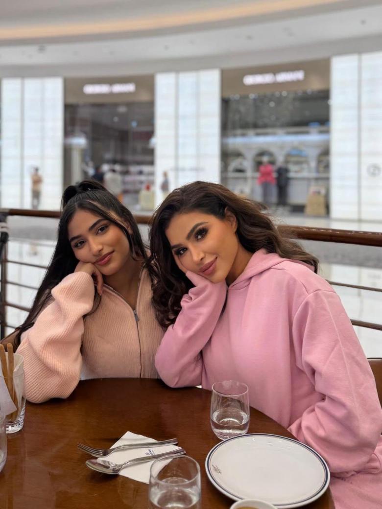 نهى نبيل وابنتها دانة - صورة معدلة