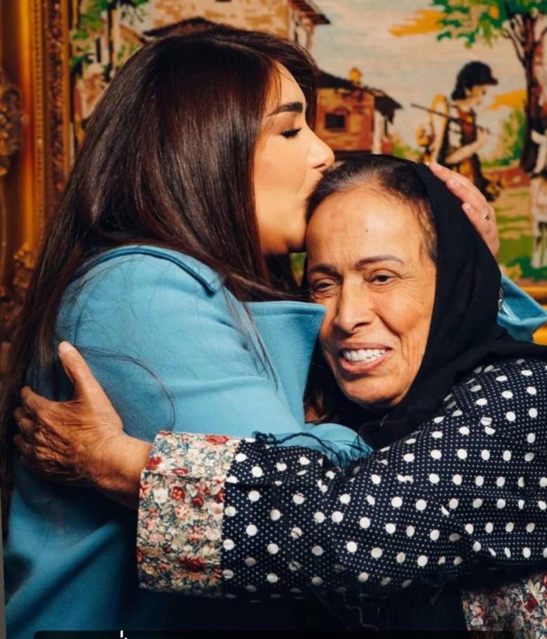 هنادي الكندري تبكي حياة الفهد: كنت أعلم أنه الوداع الأخير