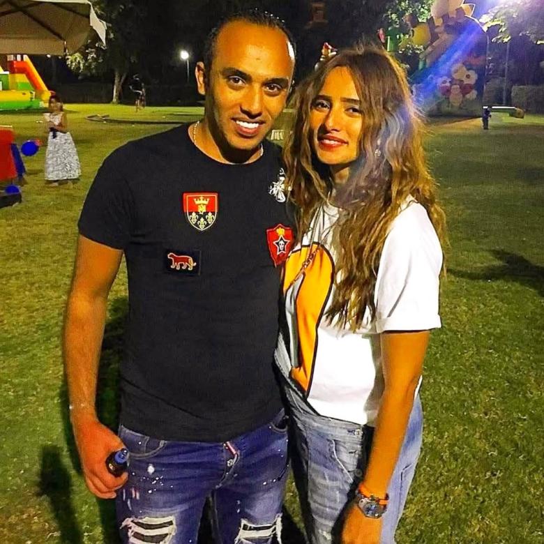  زينة مع شقيقها