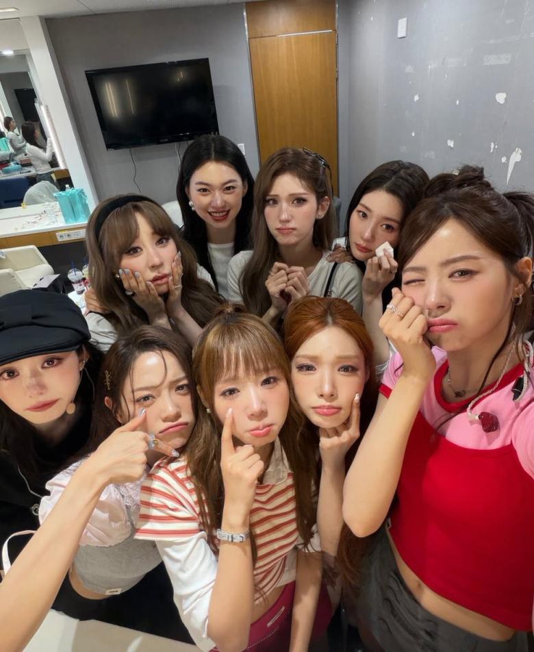 I.O.I Band