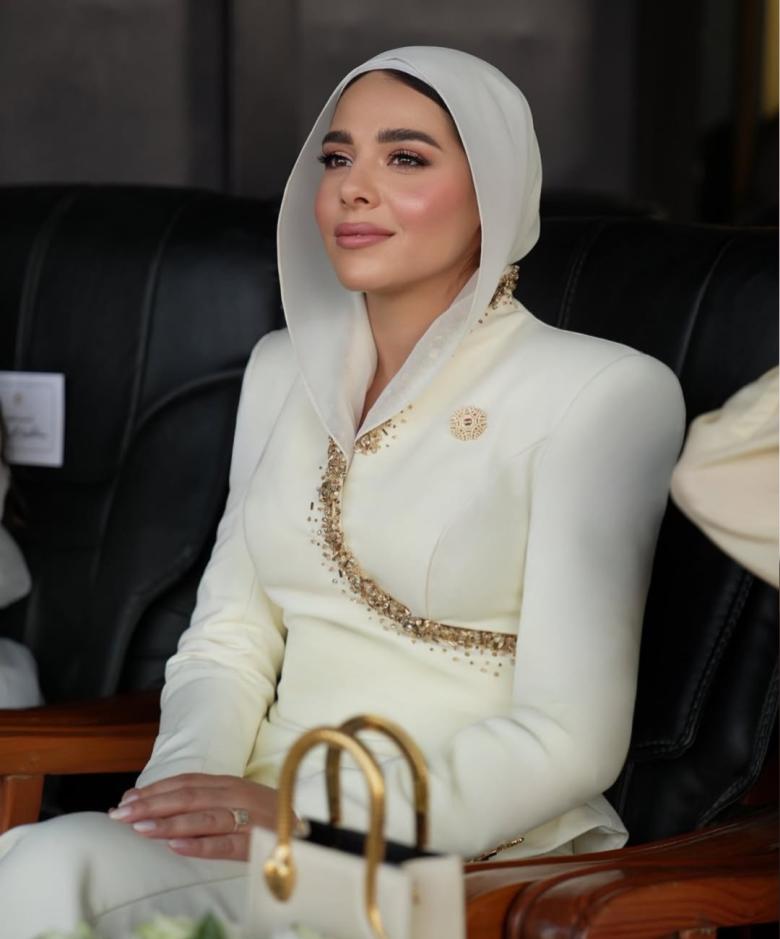 آية السيسي بفستان مستوحى من الحضارة المصرية بتوقيع مرام بورهان