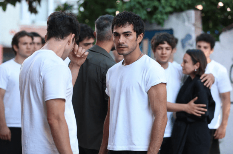 مسلسل إسطنبول رأسا على عقب الحلقة 10 - مصدر الصورة غوغل