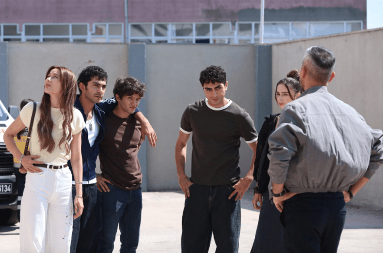 مسلسل إسطنبول رأسا على عقب الحلقة 12 - مصدر الصورة غوغل