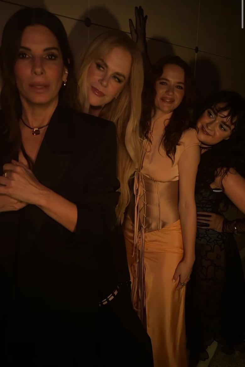 ساندرا بولوك ونيكول كيدمان تفاجئان الجمهور