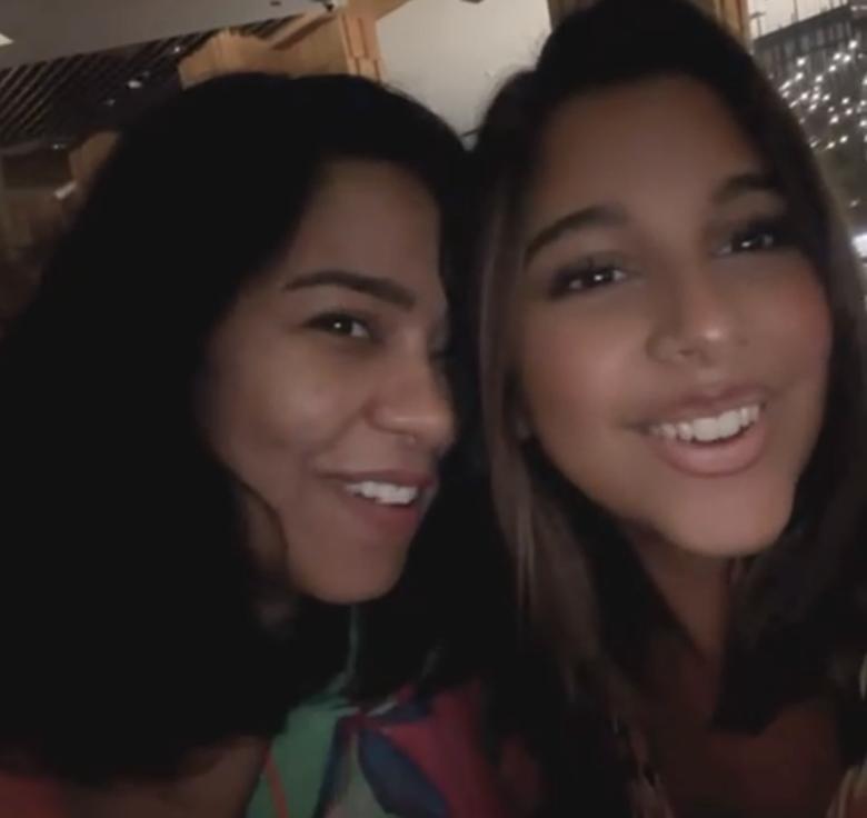 شيرين عبدالوهاب وابنتها هنا