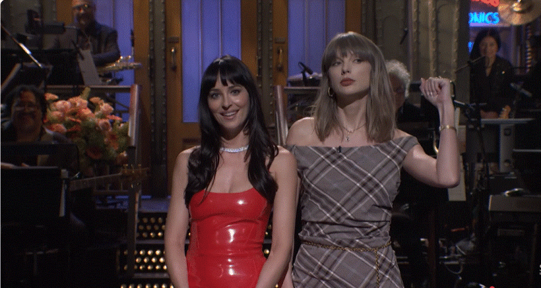 داكوتا جونسون وتايلو سويفت في SNL