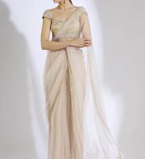 ساري من Aariyana Couture