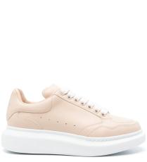 حذاء من ألكسندر ماكوين Alexander McQueen 