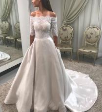 فستان من Queena Bridal