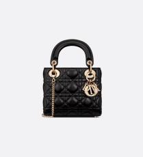 حقيبة ليدي ديور Lady Dior 