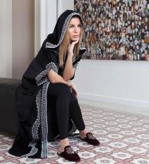 عباءة من By Roots