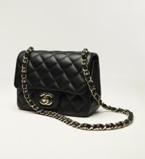 حقيبة من Chanel