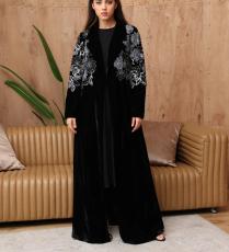 عباءة من Maison Amal