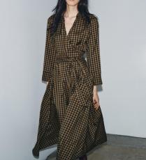 فستان من Zara فستان من Zara