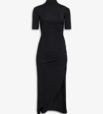 فستان من Alaia