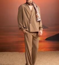 بدلة من Nikita Mhaisalkar