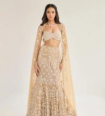 ساري من Surabhi Chopra Label