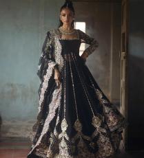 فستان من Waniya by Mehr Azam