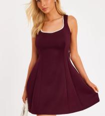 فستان من Boohoo