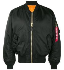 جاكيت من Alpha Industries