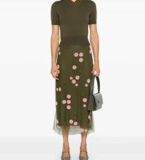 تنورة من Fendi