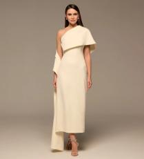 فستان أبيض من Aleena