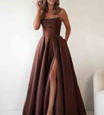 فستان من O Hello Clothing