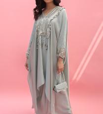 قفطان من Prahnaaya