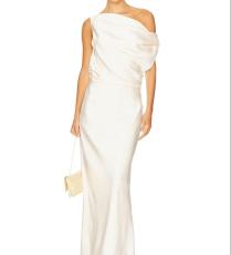 فستان من SNDYS