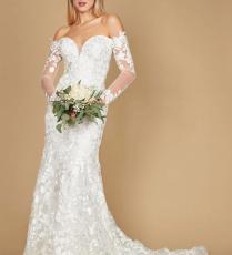 فستان من The Dress Outlet