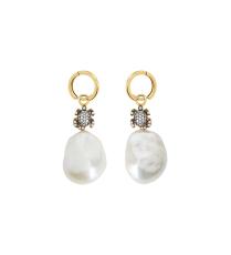 أقراط من Begum Khan 