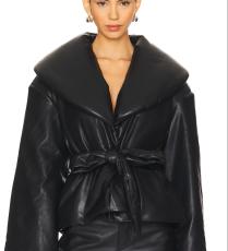 جاكيت من Rotate