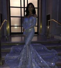 فستان من Classy Gownss