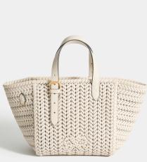 حقيبة من Anya Hindmarch
